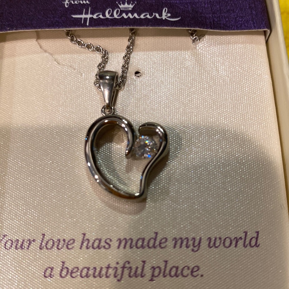 Hallmark 18 inch to 20 inch adjustable chain heart necklace